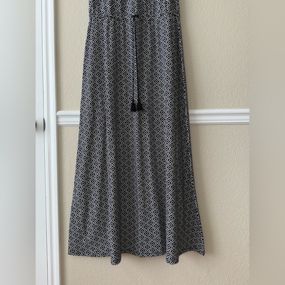 Talbots Maxi Dress Avalon Tiles Jersey Flowy Black White Size Medium - Picture 4 of 11